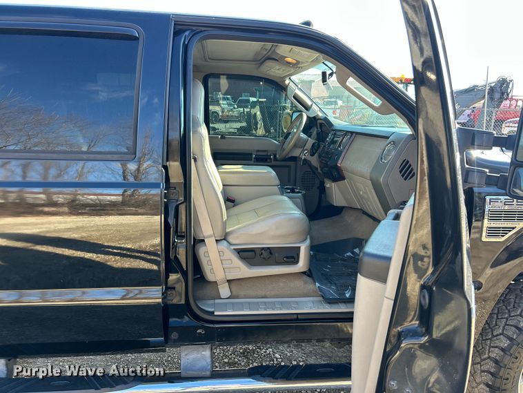 image for item ET6852 2008 Ford F250 Super Duty Crew Cab pickup truck