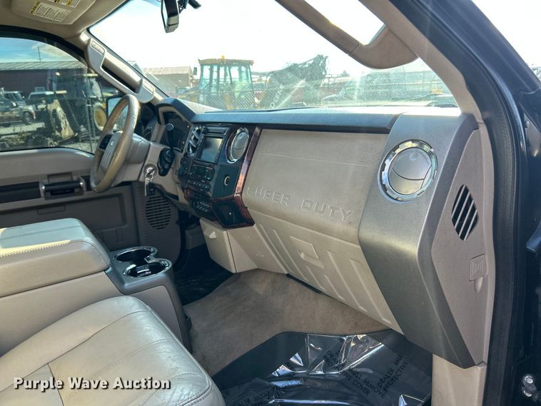 image for item ET6852 2008 Ford F250 Super Duty Crew Cab pickup truck