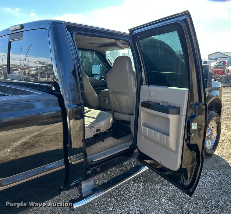 image for item ET6852 2008 Ford F250 Super Duty Crew Cab pickup truck
