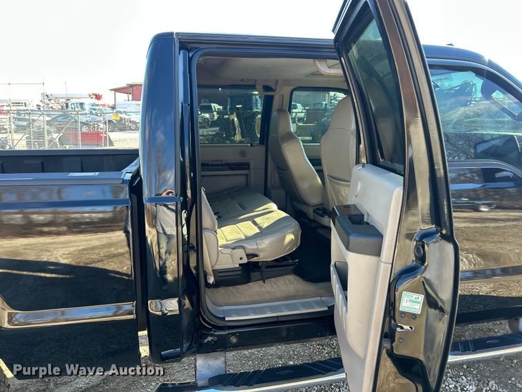 image for item ET6852 2008 Ford F250 Super Duty Crew Cab pickup truck