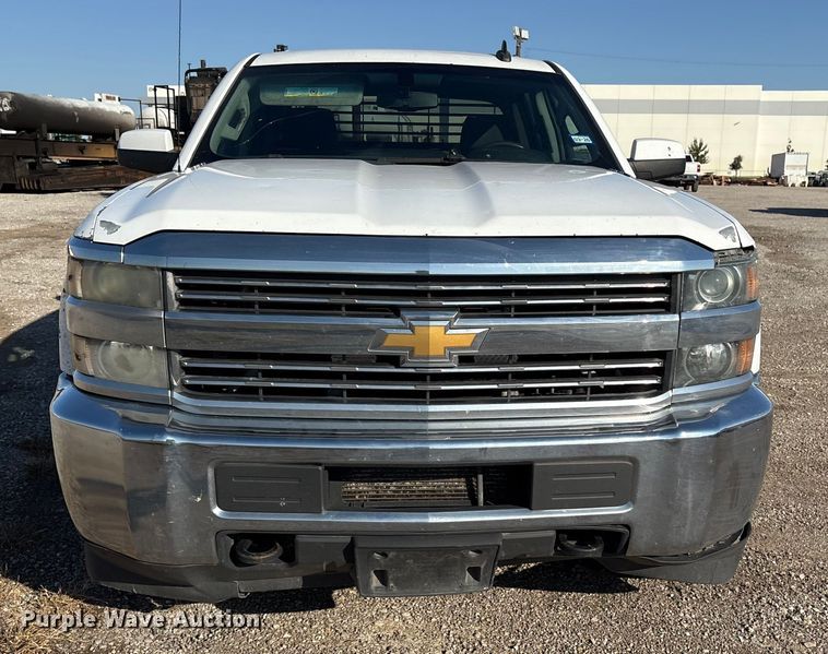 image for item ET7255 2015 Chevrolet Silverado 2500HD Crew Cab pickup truck