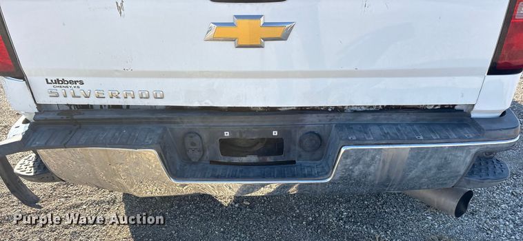 image for item ET7255 2015 Chevrolet Silverado 2500HD Crew Cab pickup truck