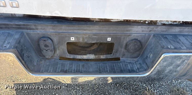 image for item ET7255 2015 Chevrolet Silverado 2500HD Crew Cab pickup truck