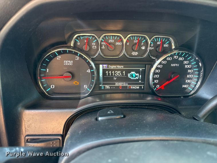 image for item ET7255 2015 Chevrolet Silverado 2500HD Crew Cab pickup truck