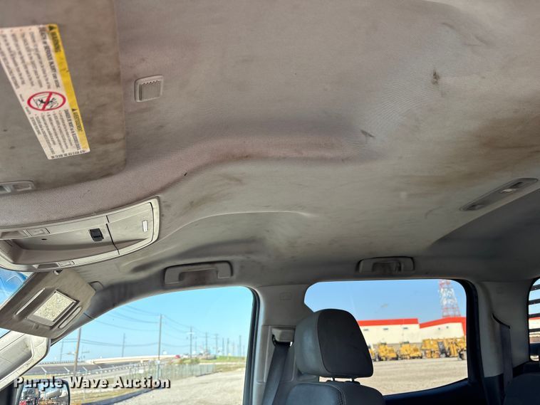 image for item ET7255 2015 Chevrolet Silverado 2500HD Crew Cab pickup truck