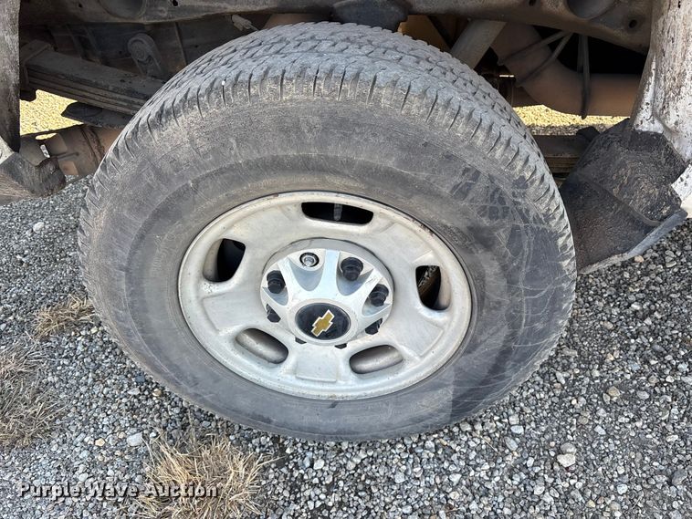 image for item ET7255 2015 Chevrolet Silverado 2500HD Crew Cab pickup truck