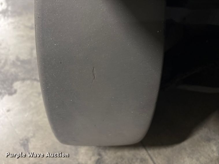 image for item ET8628 2014 Crown FC4525-50 forklift