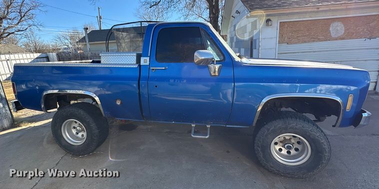 image for item EU4755 1976 Chevrolet K10 pickup truck