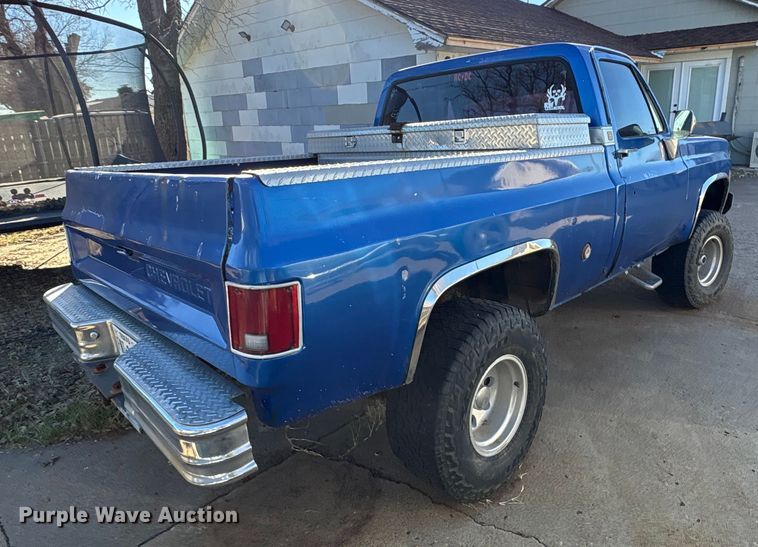 image for item EU4755 1976 Chevrolet K10 pickup truck