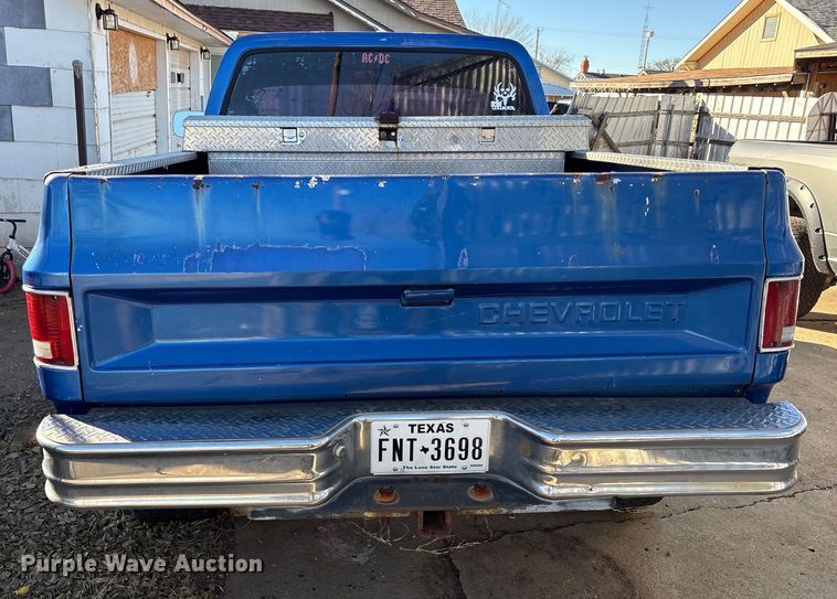 image for item EU4755 1976 Chevrolet K10 pickup truck