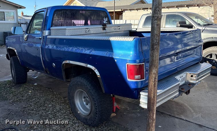 image for item EU4755 1976 Chevrolet K10 pickup truck