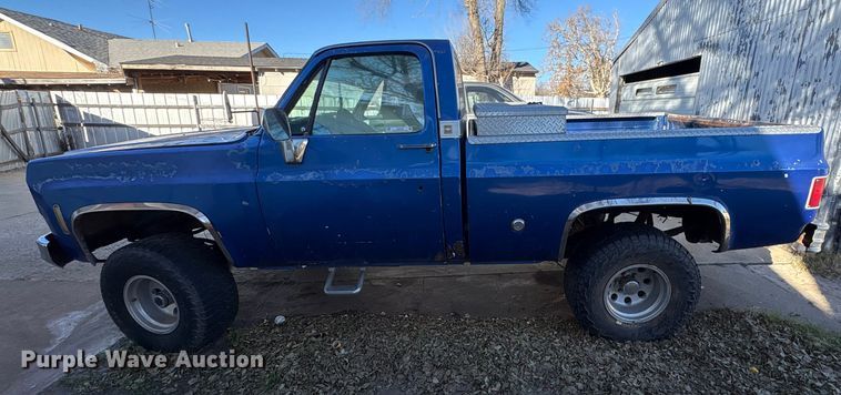 image for item EU4755 1976 Chevrolet K10 pickup truck