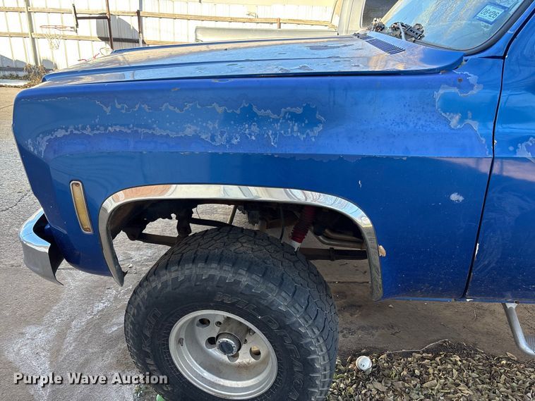 image for item EU4755 1976 Chevrolet K10 pickup truck