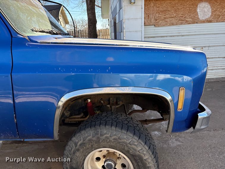 image for item EU4755 1976 Chevrolet K10 pickup truck