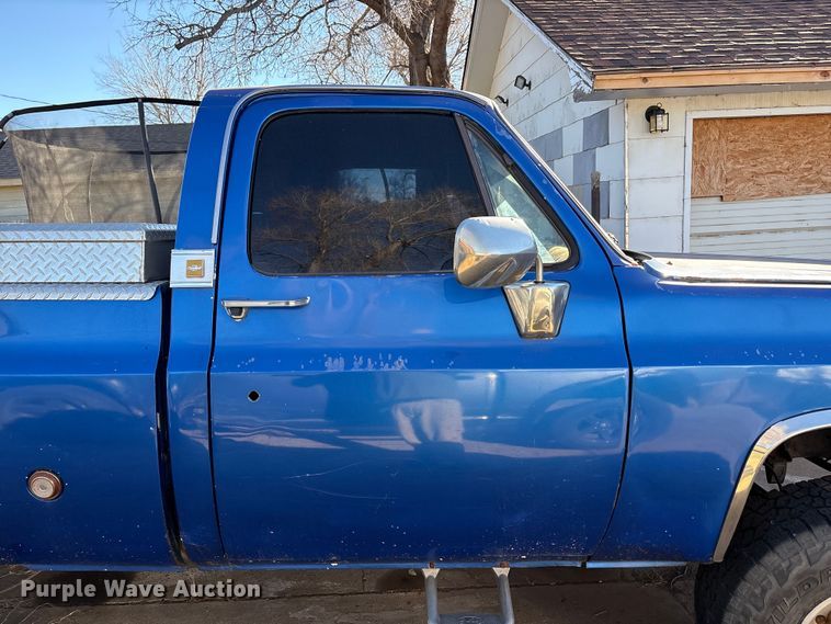 image for item EU4755 1976 Chevrolet K10 pickup truck