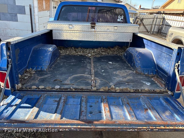 image for item EU4755 1976 Chevrolet K10 pickup truck