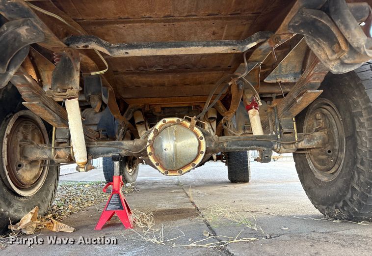 image for item EU4755 1976 Chevrolet K10 pickup truck