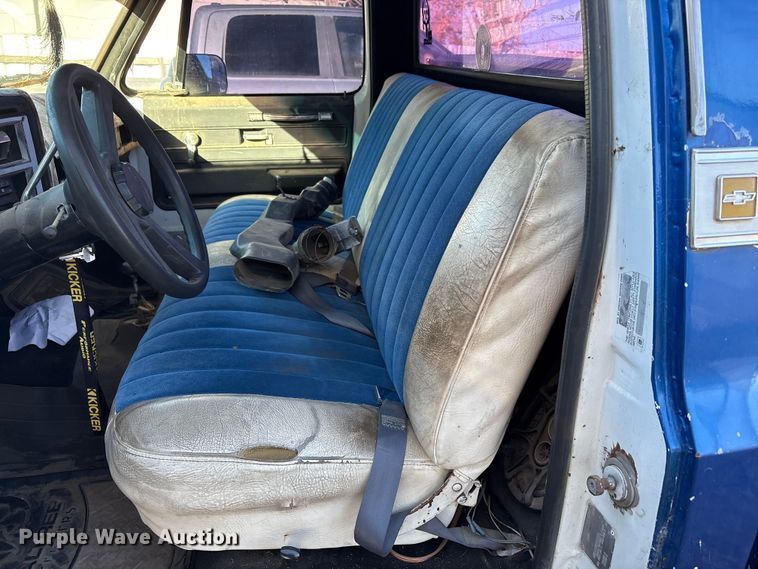 image for item EU4755 1976 Chevrolet K10 pickup truck