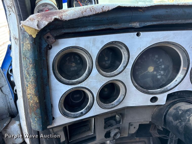 image for item EU4755 1976 Chevrolet K10 pickup truck