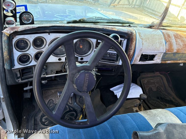 image for item EU4755 1976 Chevrolet K10 pickup truck