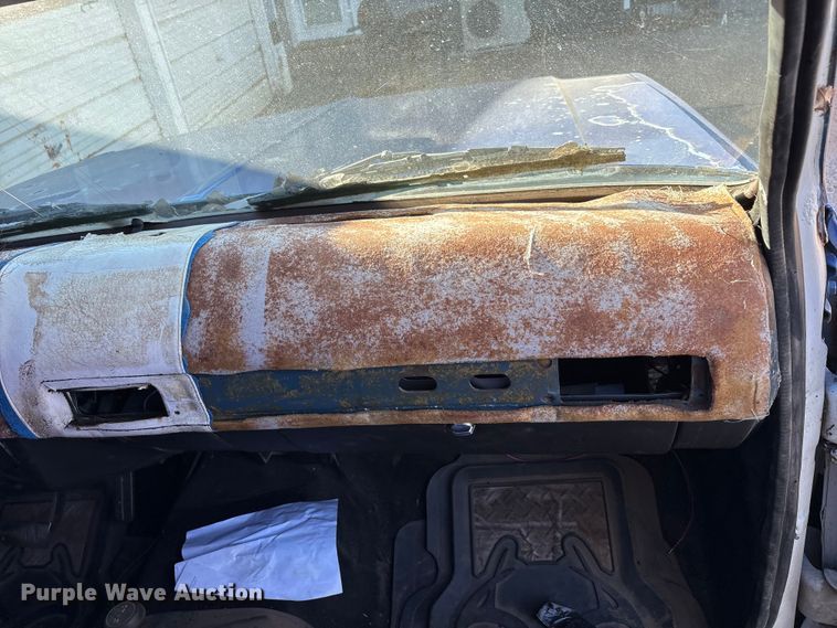 image for item EU4755 1976 Chevrolet K10 pickup truck