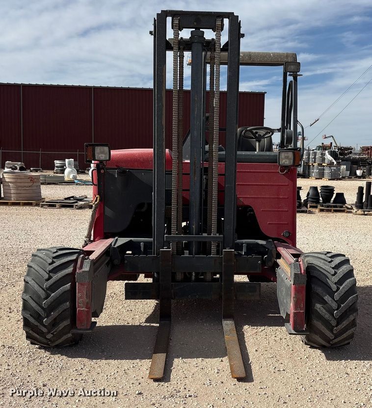 image for item EU4756 2015 Moffett M5501 forklift