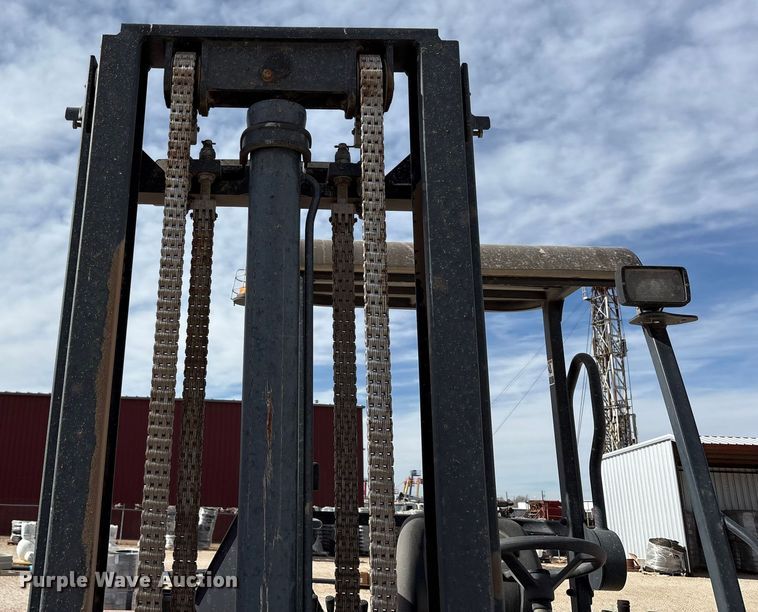 image for item EU4756 2015 Moffett M5501 forklift