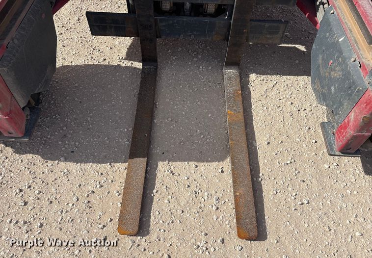 image for item EU4756 2015 Moffett M5501 forklift