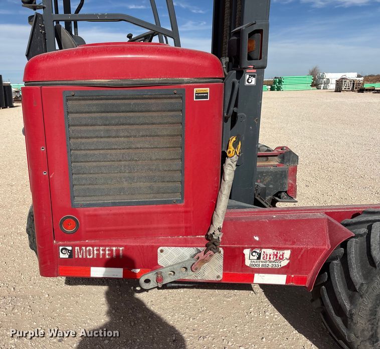 image for item EU4756 2015 Moffett M5501 forklift