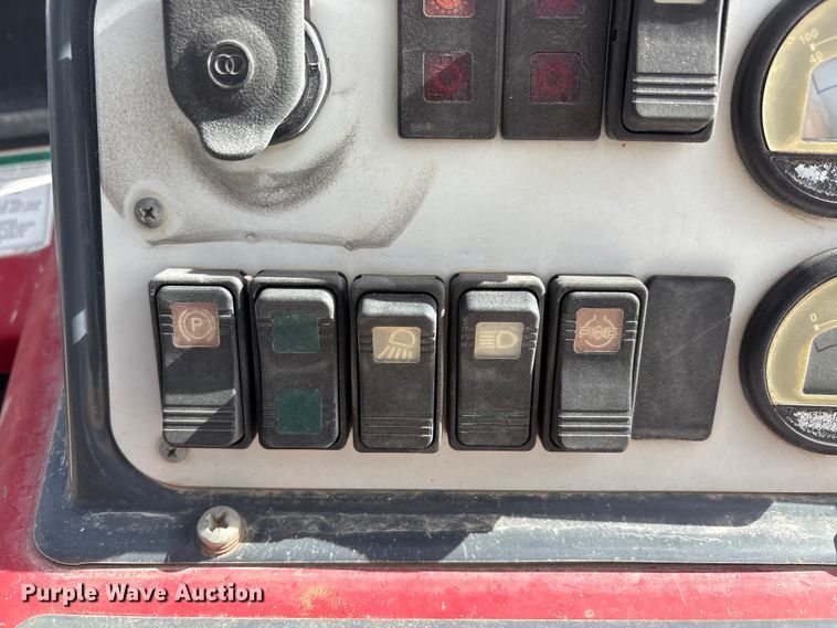 image for item EU4756 2015 Moffett M5501 forklift