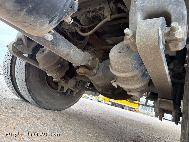 image for item EU5189 2017 Freightliner Business Class M2 box truck