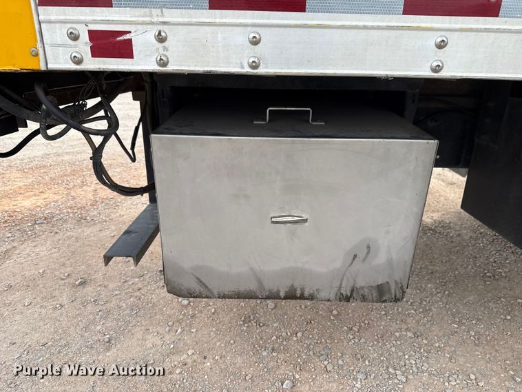 image for item EU5189 2017 Freightliner Business Class M2 box truck