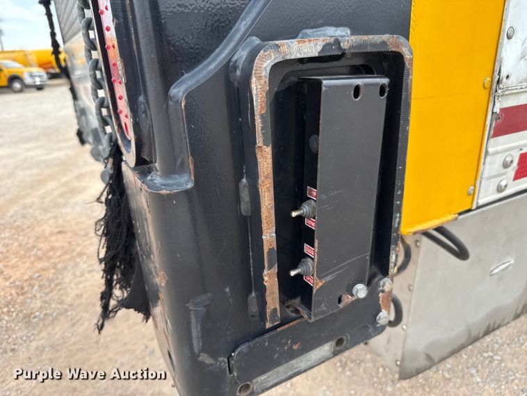 image for item EU5189 2017 Freightliner Business Class M2 box truck