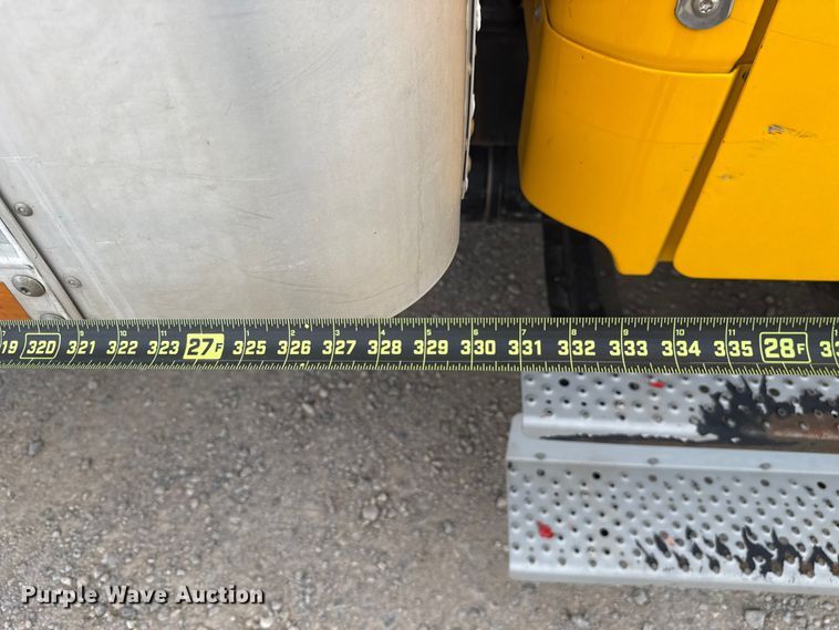 image for item EU5189 2017 Freightliner Business Class M2 box truck