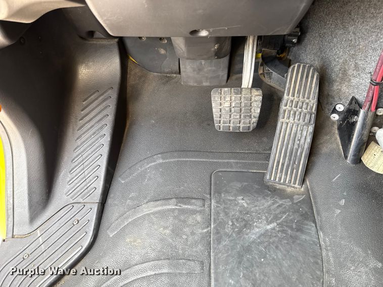 image for item EU5189 2017 Freightliner Business Class M2 box truck