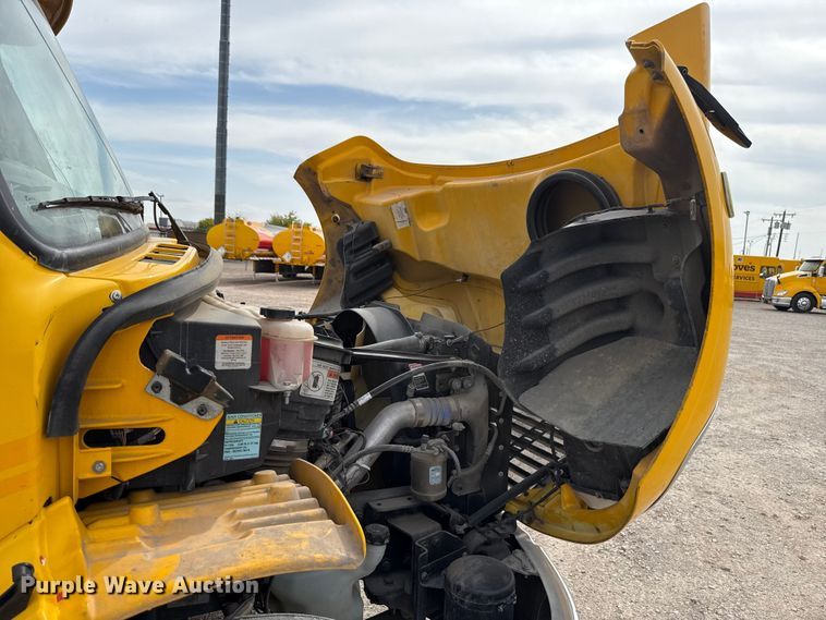 image for item EU5189 2017 Freightliner Business Class M2 box truck