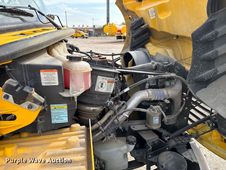 image for item EU5189 2017 Freightliner Business Class M2 box truck