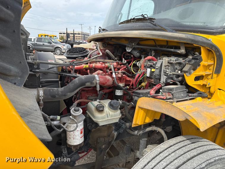 image for item EU5189 2017 Freightliner Business Class M2 box truck