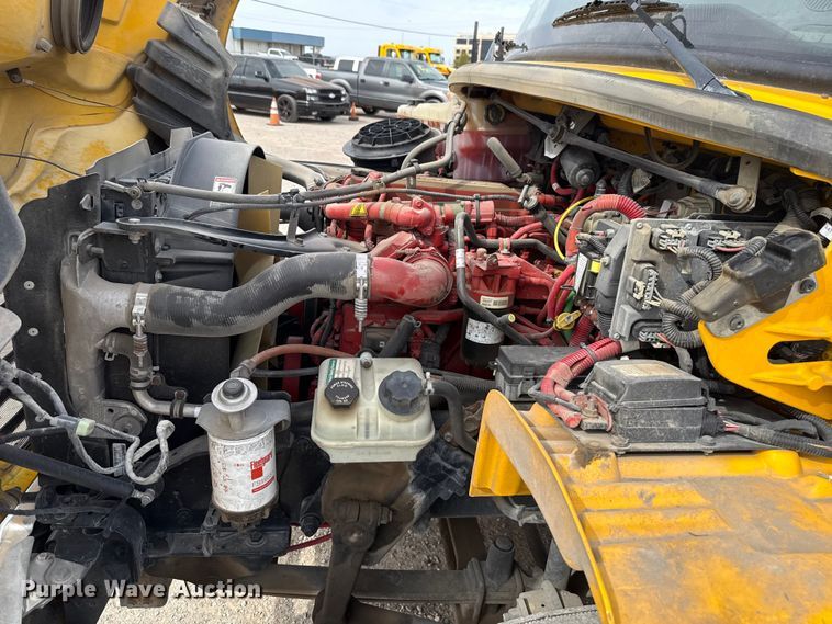 image for item EU5189 2017 Freightliner Business Class M2 box truck