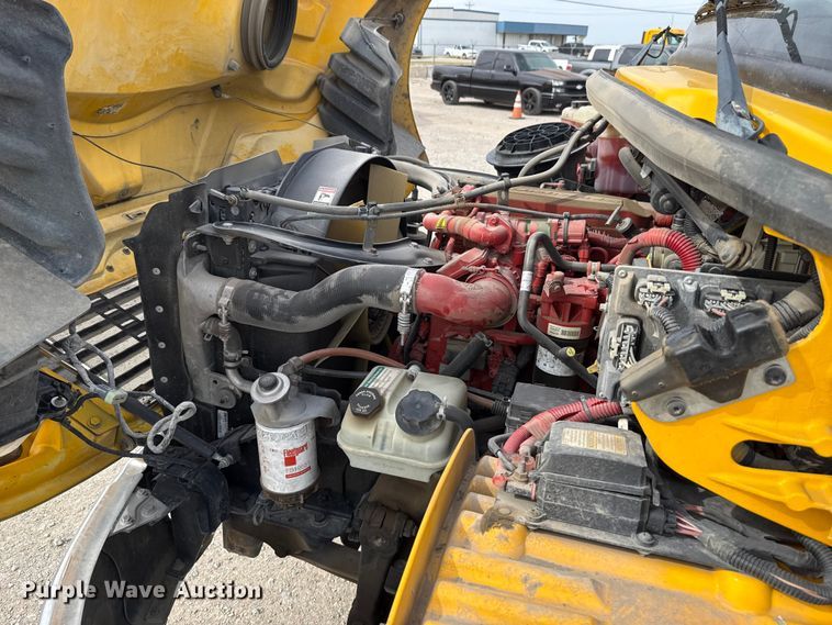 image for item EU5189 2017 Freightliner Business Class M2 box truck