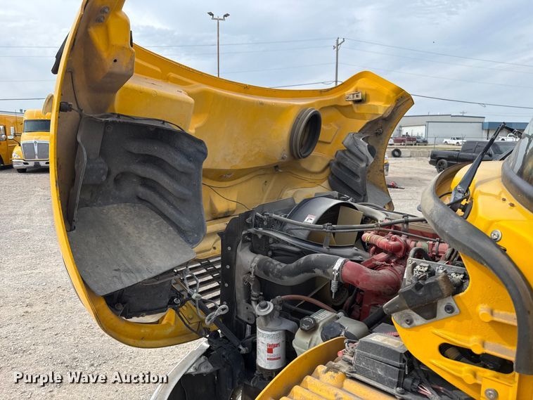 image for item EU5189 2017 Freightliner Business Class M2 box truck