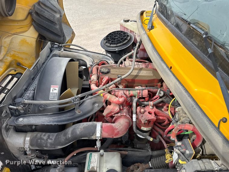 image for item EU5189 2017 Freightliner Business Class M2 box truck