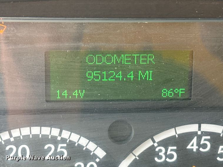 image for item EU5189 2017 Freightliner Business Class M2 box truck