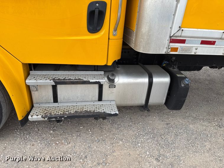 image for item EU5190 2017 Freightliner Business Class M2 box truck