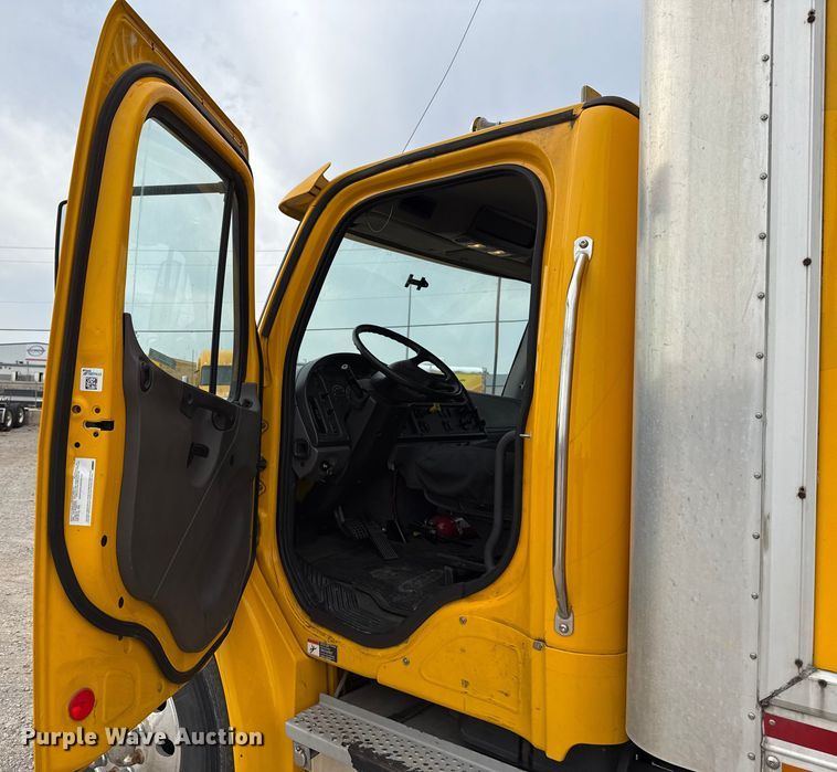 image for item EU5190 2017 Freightliner Business Class M2 box truck