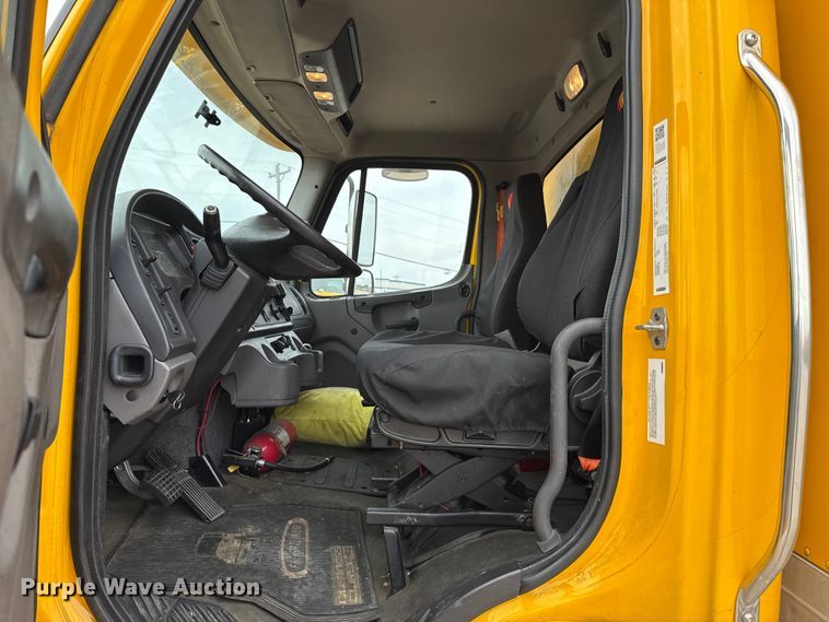 image for item EU5190 2017 Freightliner Business Class M2 box truck