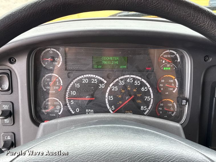 image for item EU5190 2017 Freightliner Business Class M2 box truck