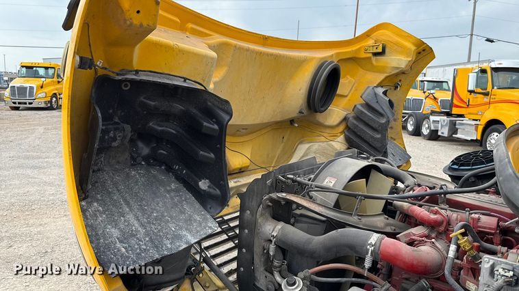 image for item EU5190 2017 Freightliner Business Class M2 box truck