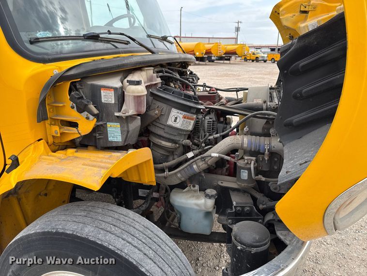 image for item EU5190 2017 Freightliner Business Class M2 box truck