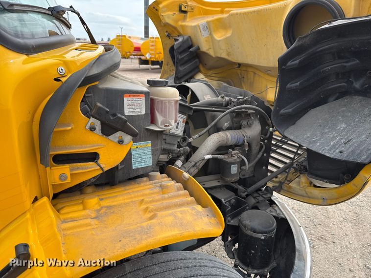 image for item EU5190 2017 Freightliner Business Class M2 box truck